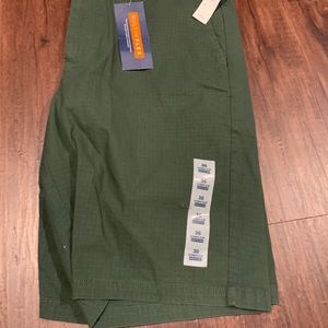 Men Old Navy Shorts - Ultimate Slim Built In Flex green size 36